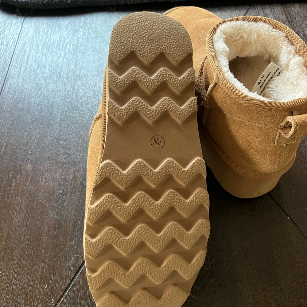 Cozy Platform Boots - Picture 5 of 6